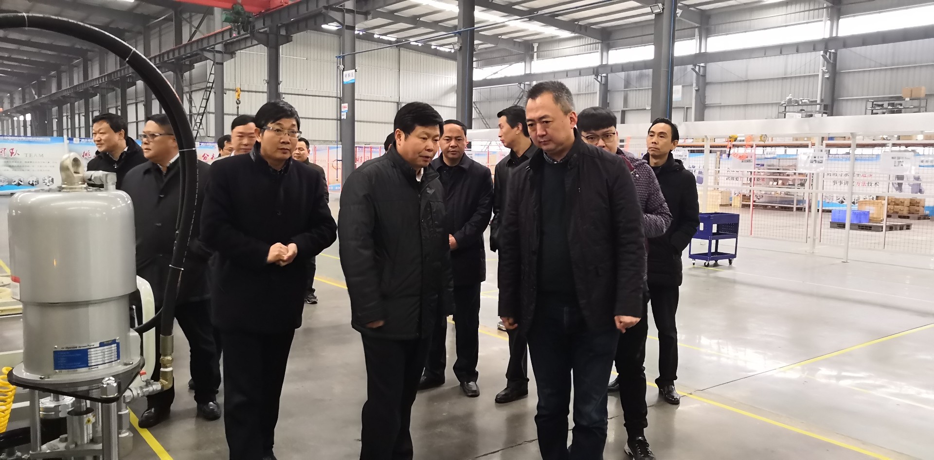 十堰市委副书记、市镉K��新武莅��(f��)公司考察调研